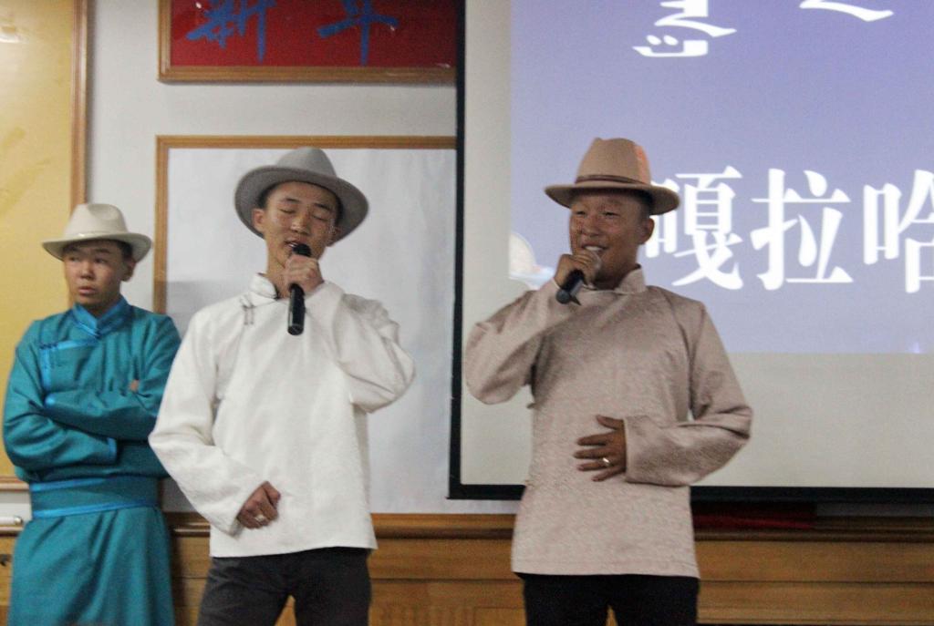 嘎拉哈预赛现场 动科院 摄